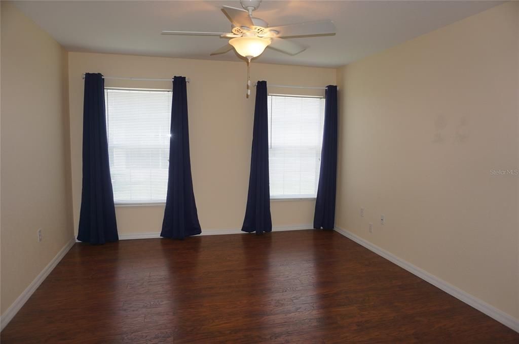 For Sale: $224,700 (2 beds, 2 baths, 1283 Square Feet)