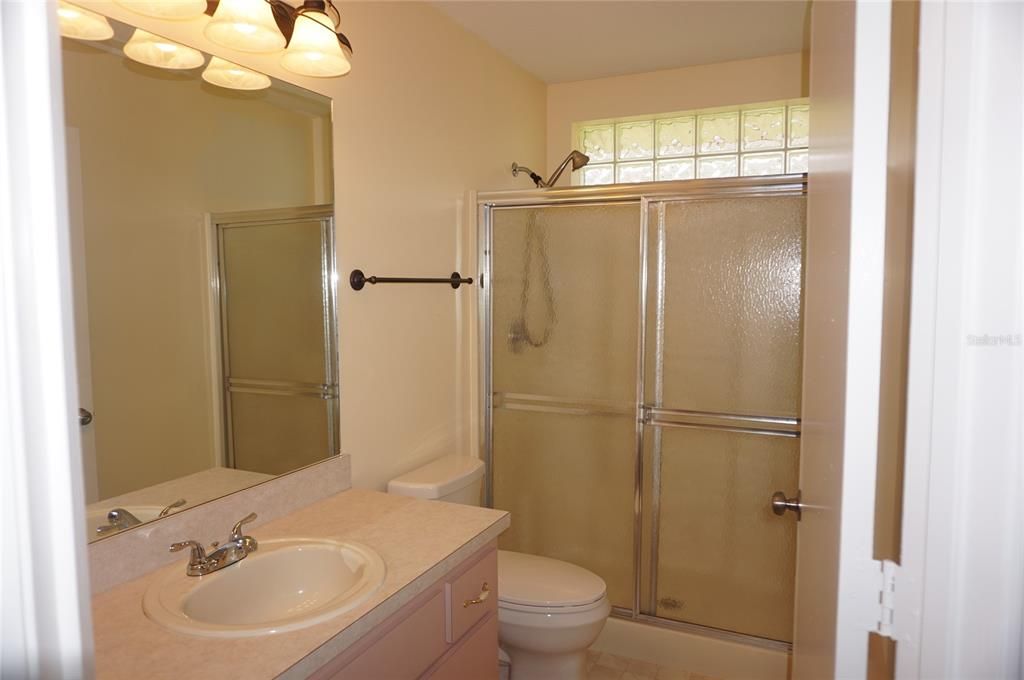 For Sale: $224,700 (2 beds, 2 baths, 1283 Square Feet)