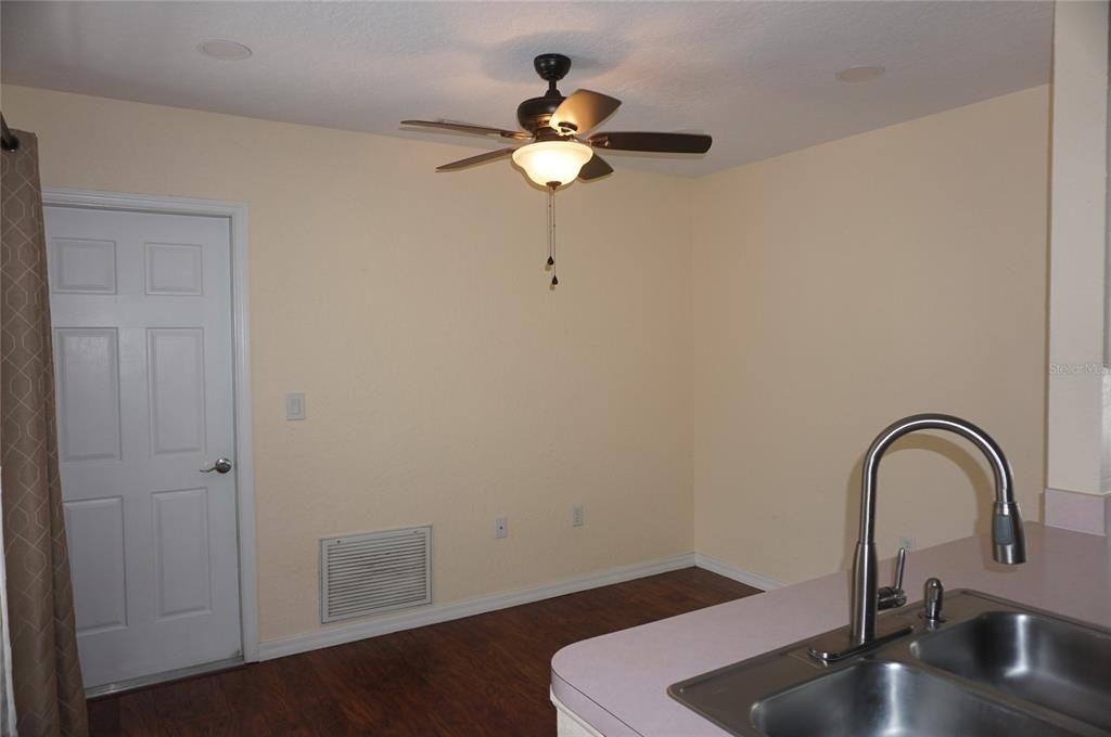 For Sale: $224,700 (2 beds, 2 baths, 1283 Square Feet)