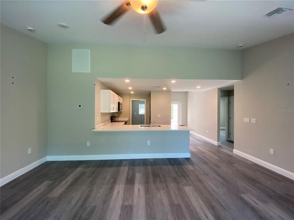 For Rent: $1,995 (3 beds, 2 baths, 1353 Square Feet)