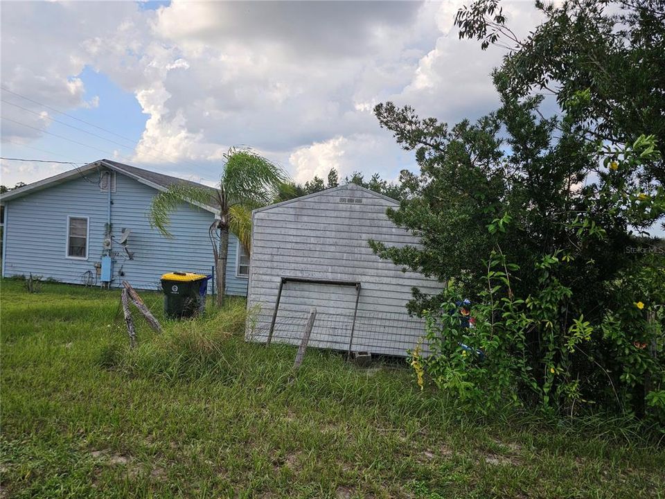 Outside shed comes with the house.