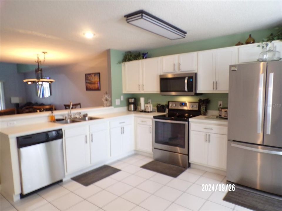 For Sale: $304,995 (3 beds, 2 baths, 1456 Square Feet)