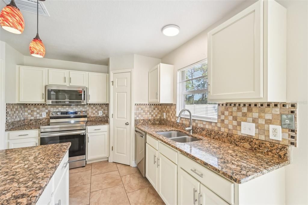 For Sale: $345,000 (3 beds, 2 baths, 2248 Square Feet)