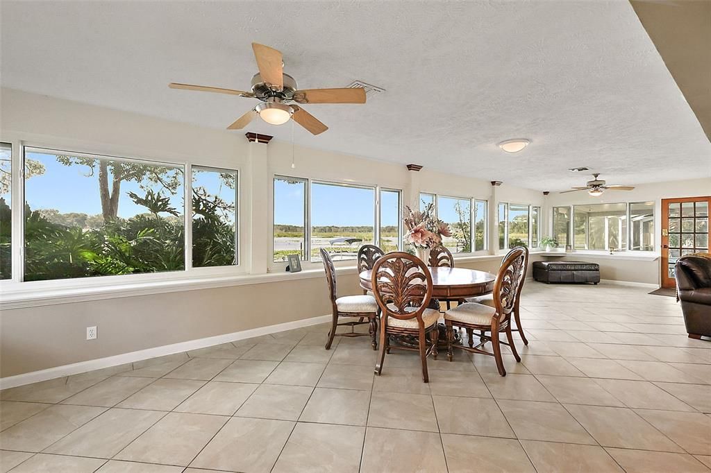 Sunroom - Hurricane Windows - Beautiful View of Nature and Lake Weir