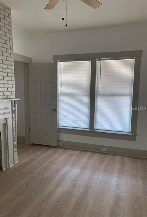 For Rent: $1,095 (1 beds, 1 baths, 500 Square Feet)