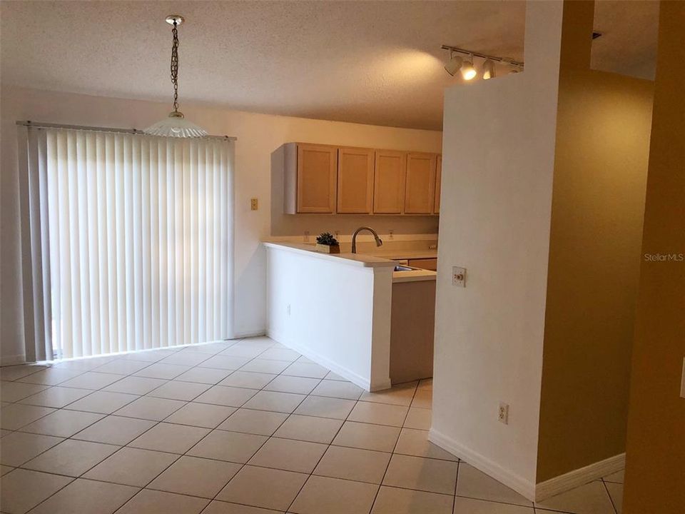 For Rent: $2,550 (4 beds, 2 baths, 1934 Square Feet)