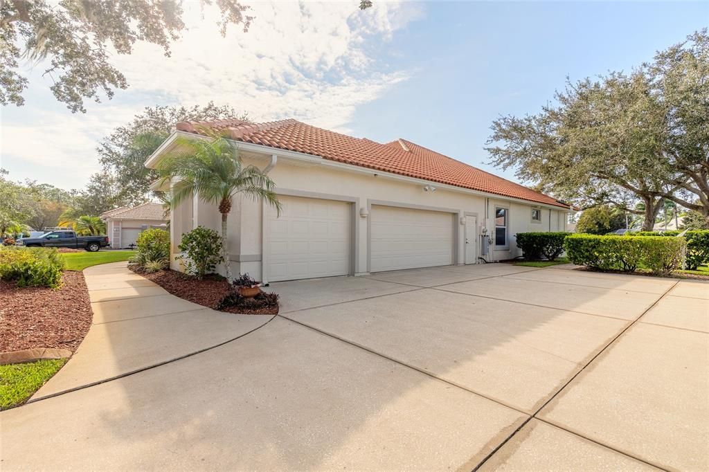 Active With Contract: $899,000 (4 beds, 2 baths, 2608 Square Feet)