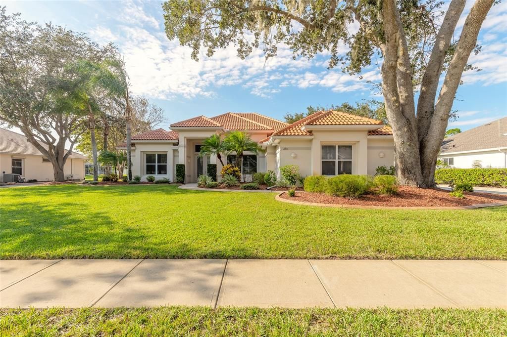 Active With Contract: $899,000 (4 beds, 2 baths, 2608 Square Feet)