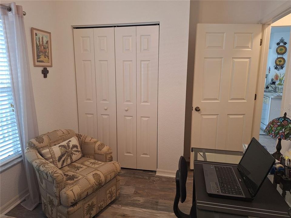 For Sale: $199,000 (2 beds, 2 baths, 936 Square Feet)