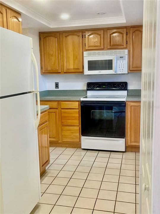 For Sale: $221,500 (1 beds, 1 baths, 850 Square Feet)