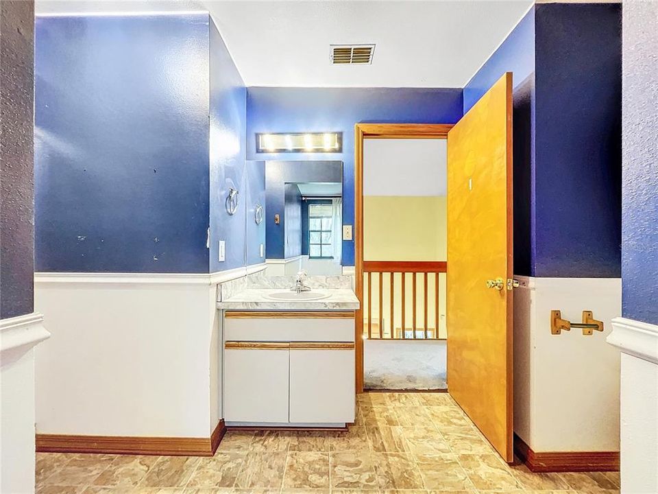 For Sale: $375,000 (4 beds, 2 baths, 2491 Square Feet)