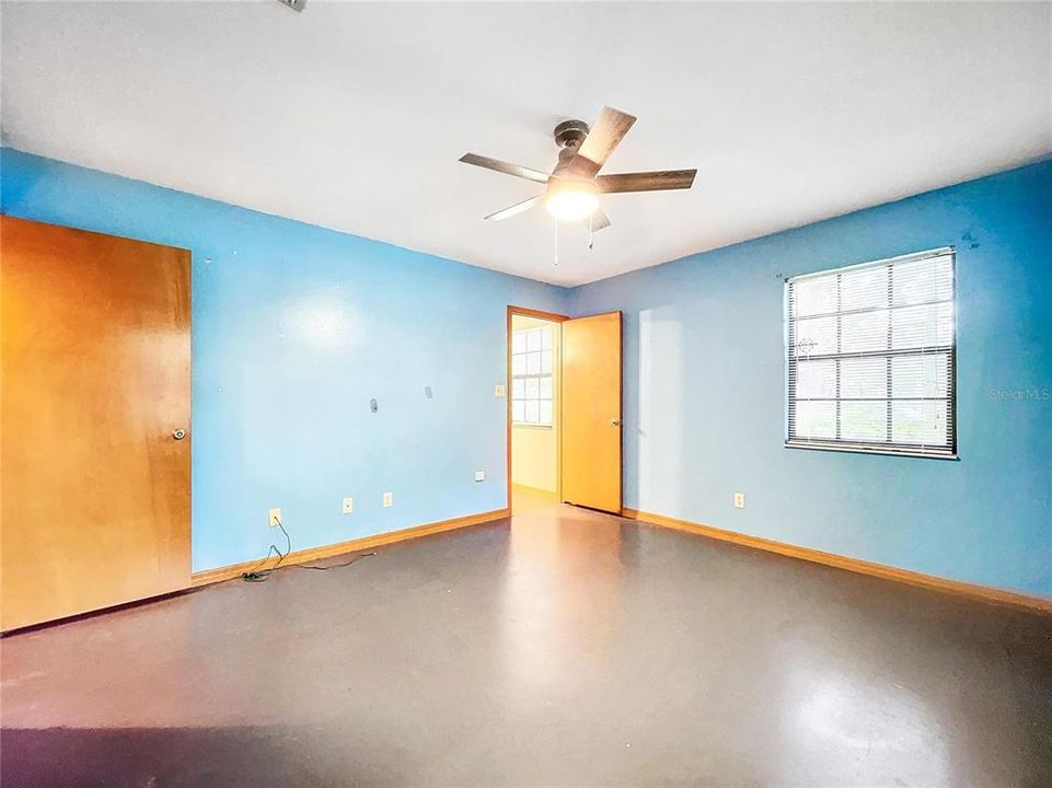 For Sale: $375,000 (4 beds, 2 baths, 2491 Square Feet)