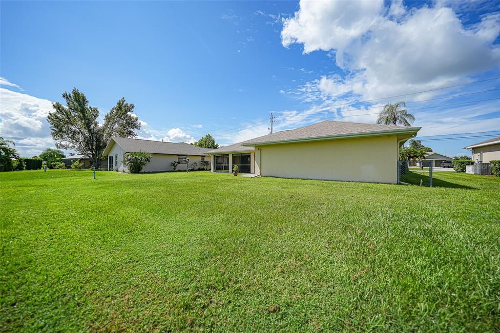 Active With Contract: $275,000 (3 beds, 2 baths, 1979 Square Feet)