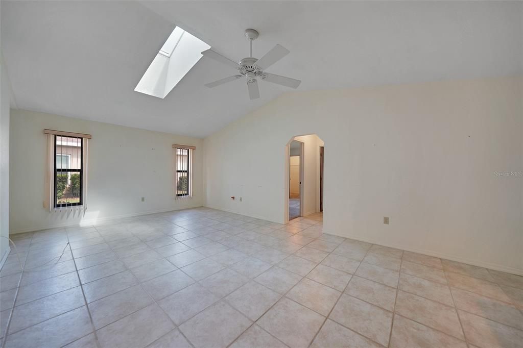 Active With Contract: $275,000 (3 beds, 2 baths, 1979 Square Feet)