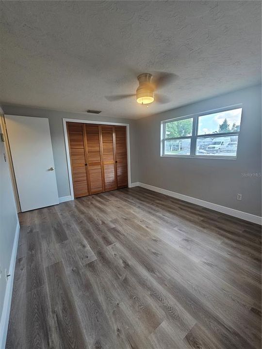 For Sale: $214,900 (2 beds, 1 baths, 1228 Square Feet)