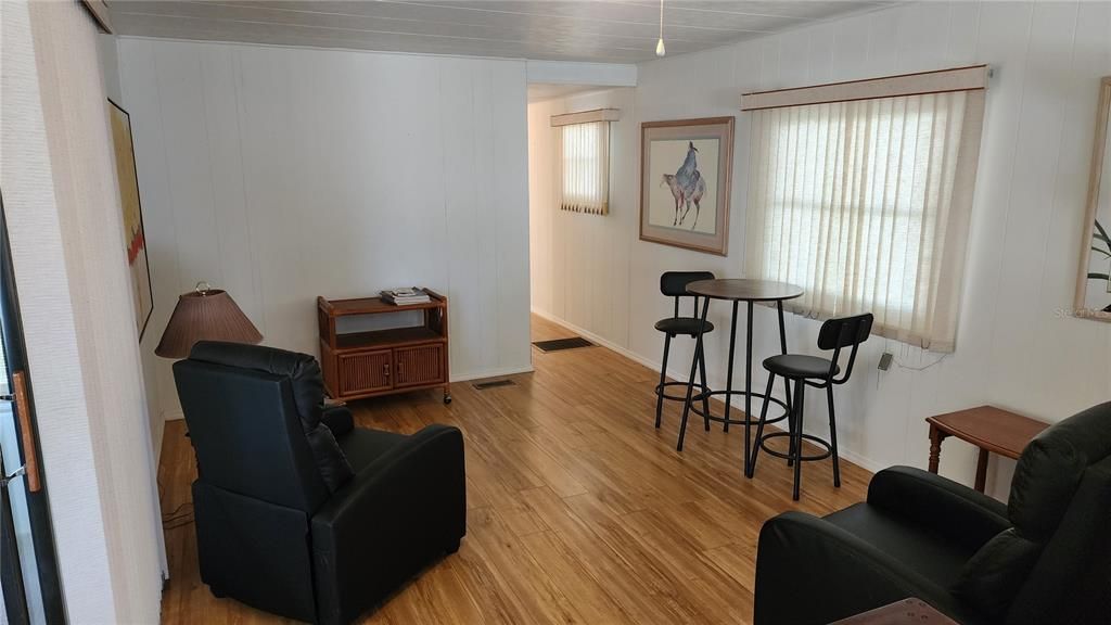 For Sale: $92,000 (2 beds, 1 baths, 672 Square Feet)