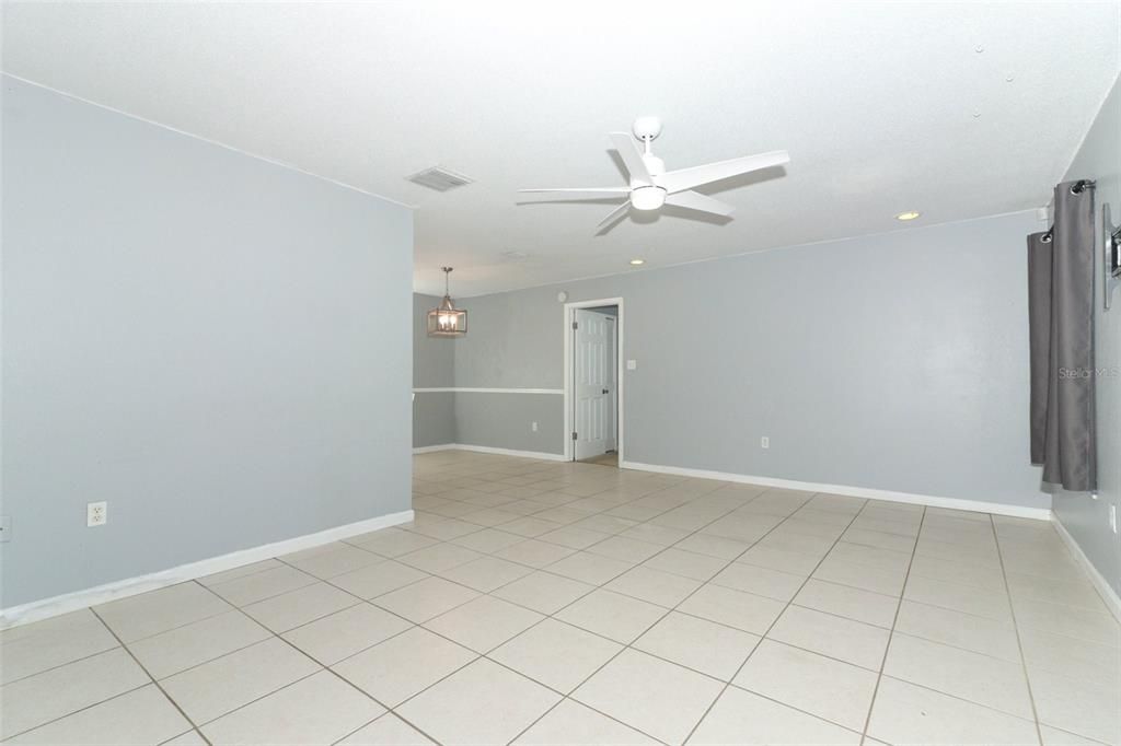 For Sale: $355,000 (3 beds, 2 baths, 1632 Square Feet)