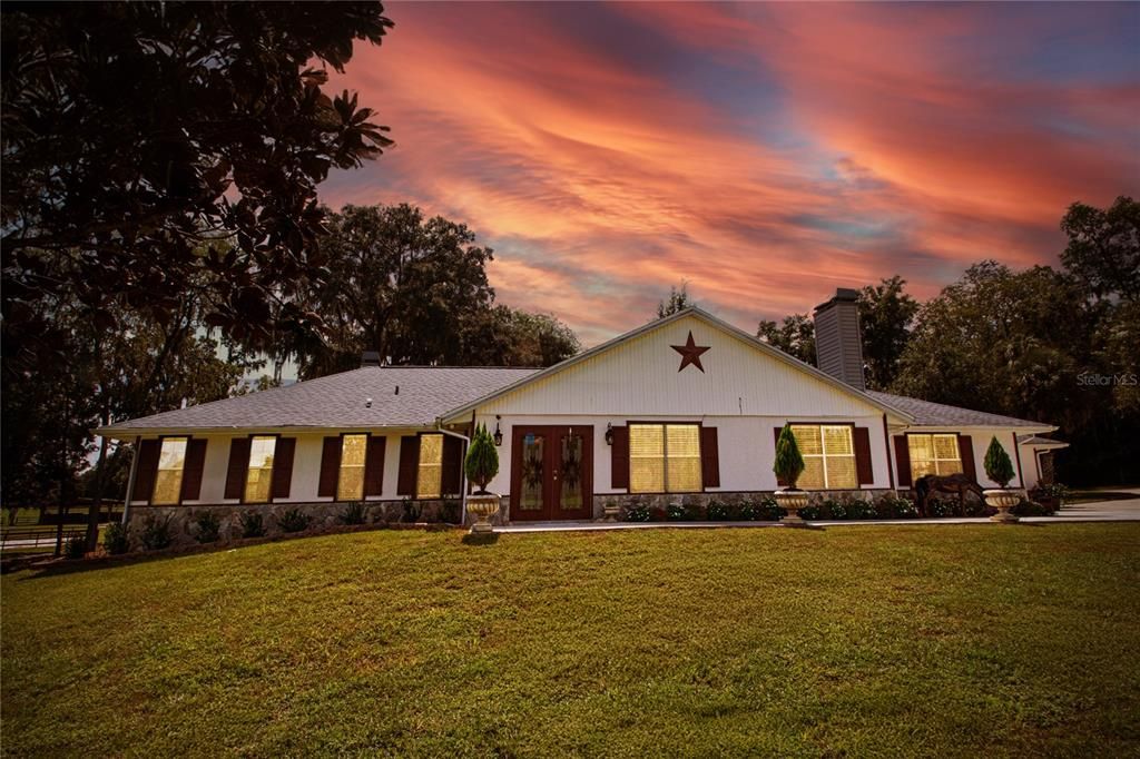 For Sale: $1,700,000 (4 beds, 2 baths, 2579 Square Feet)