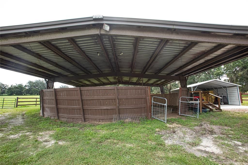 For Sale: $1,700,000 (4 beds, 2 baths, 2579 Square Feet)