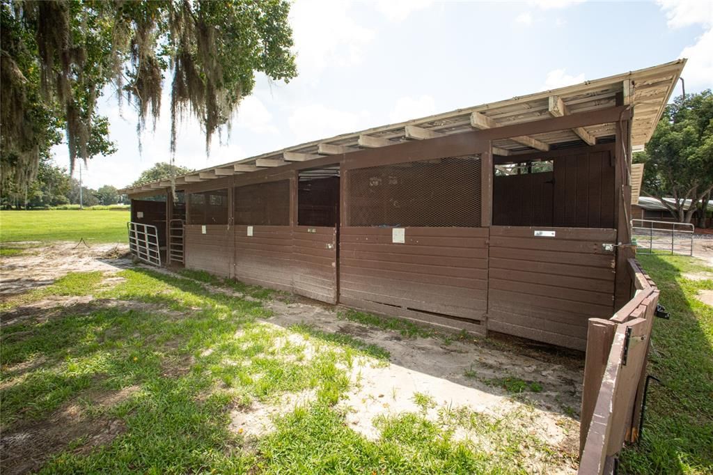 For Sale: $1,700,000 (4 beds, 2 baths, 2579 Square Feet)