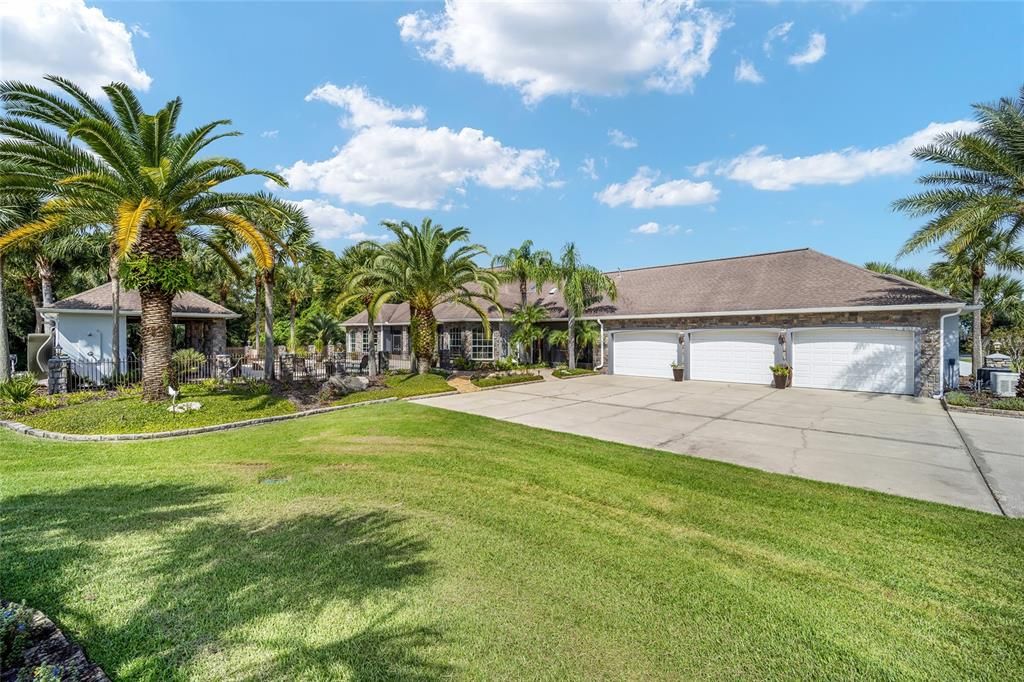 For Sale: $2,950,000 (3 beds, 2 baths, 6138 Square Feet)