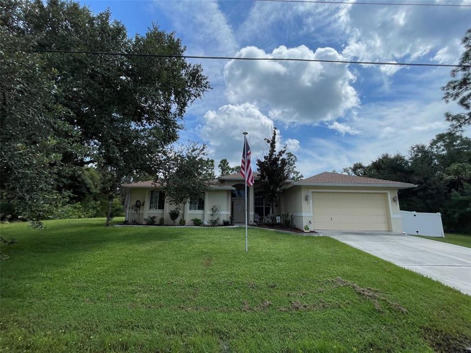 For Sale: $525,000 (3 beds, 2 baths, 2217 Square Feet)