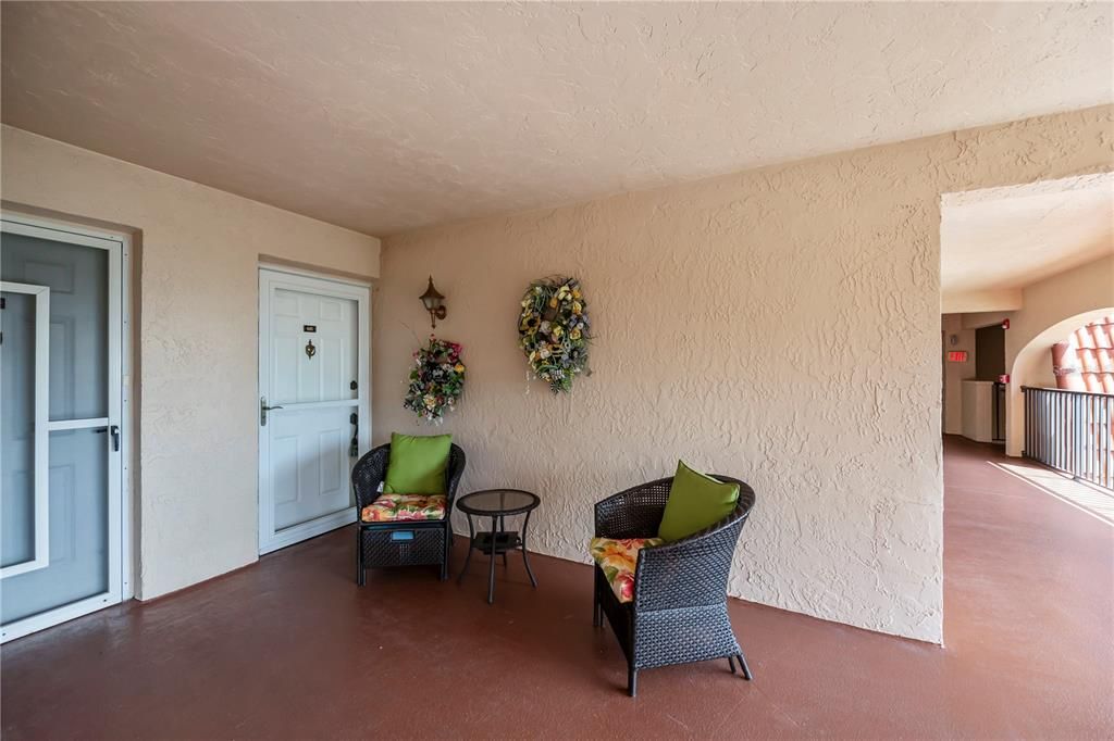 For Sale: $199,900 (2 beds, 2 baths, 1320 Square Feet)