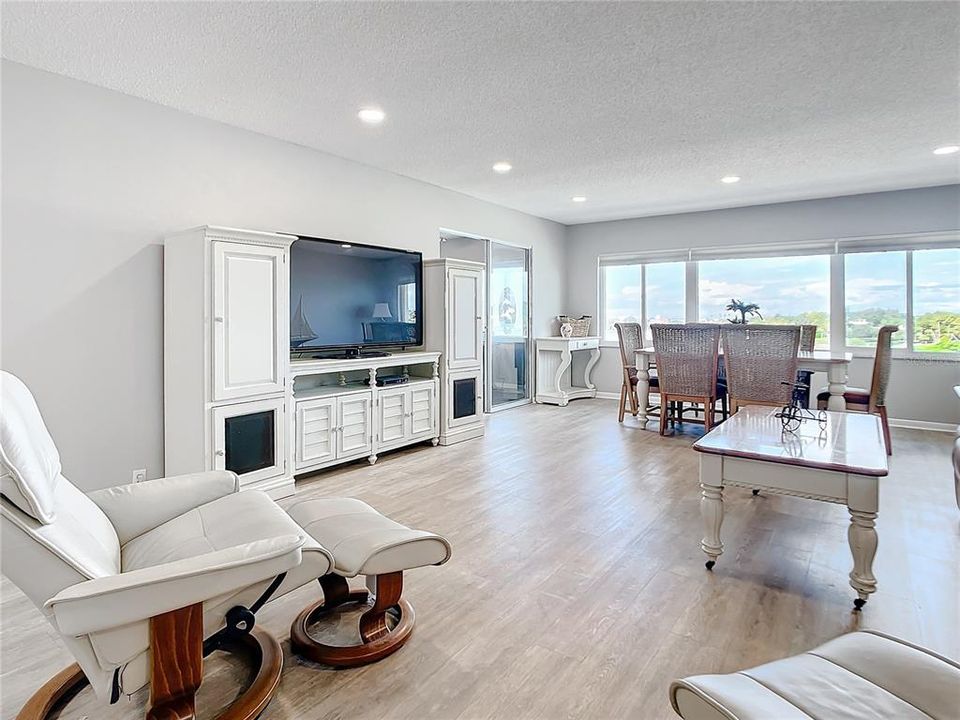 Living/Dining Room - Views of Clearwater Harbor