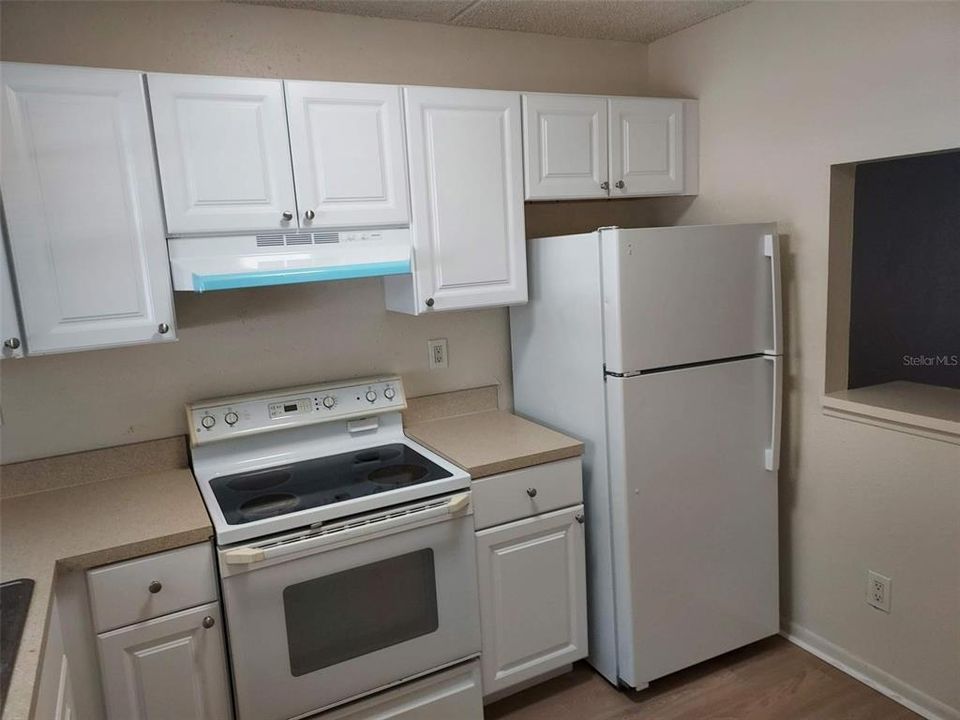 For Sale: $173,000 (2 beds, 1 baths, 1088 Square Feet)