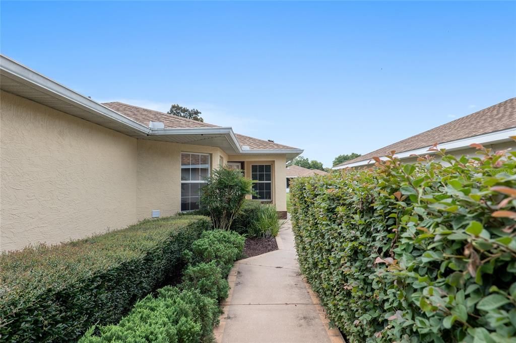 For Sale: $294,000 (3 beds, 2 baths, 1573 Square Feet)