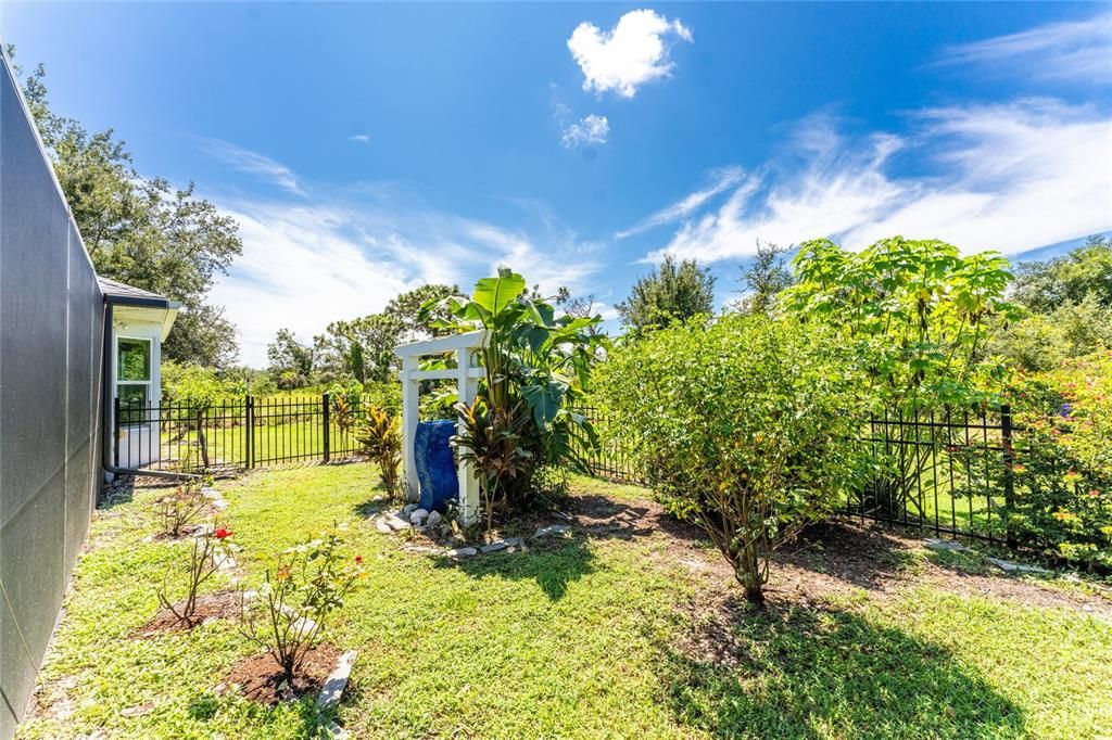 For Sale: $375,000 (3 beds, 2 baths, 2043 Square Feet)