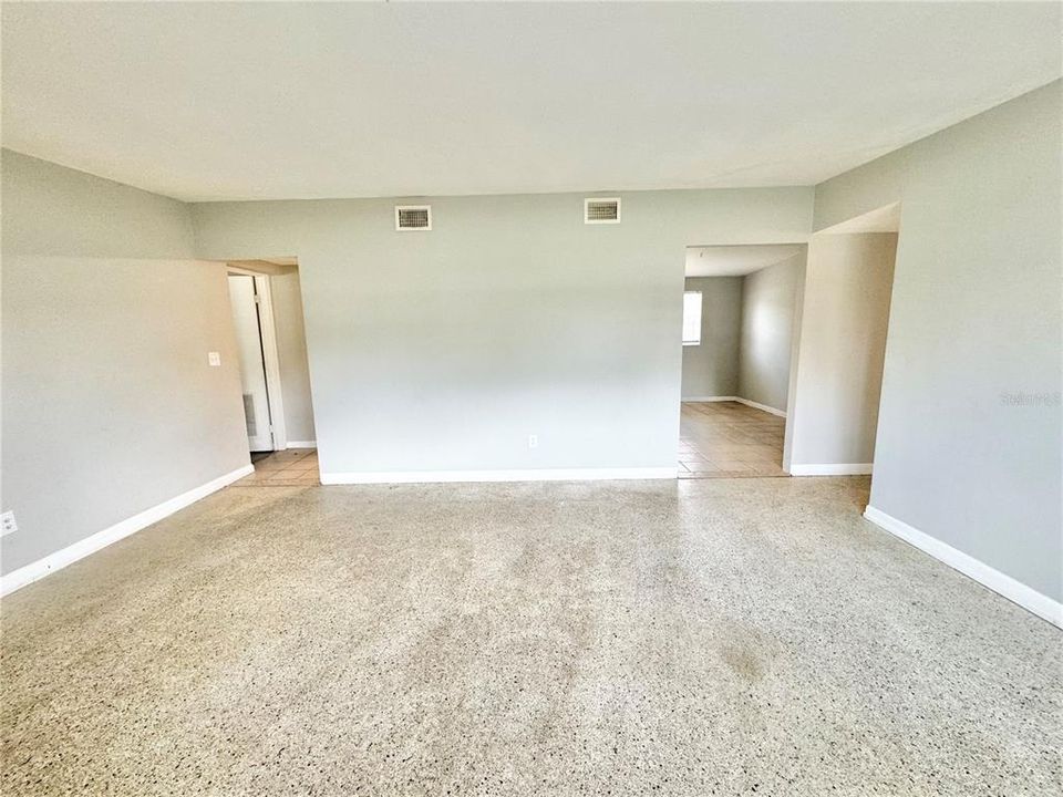 For Rent: $1,600 (3 beds, 2 baths, 1328 Square Feet)