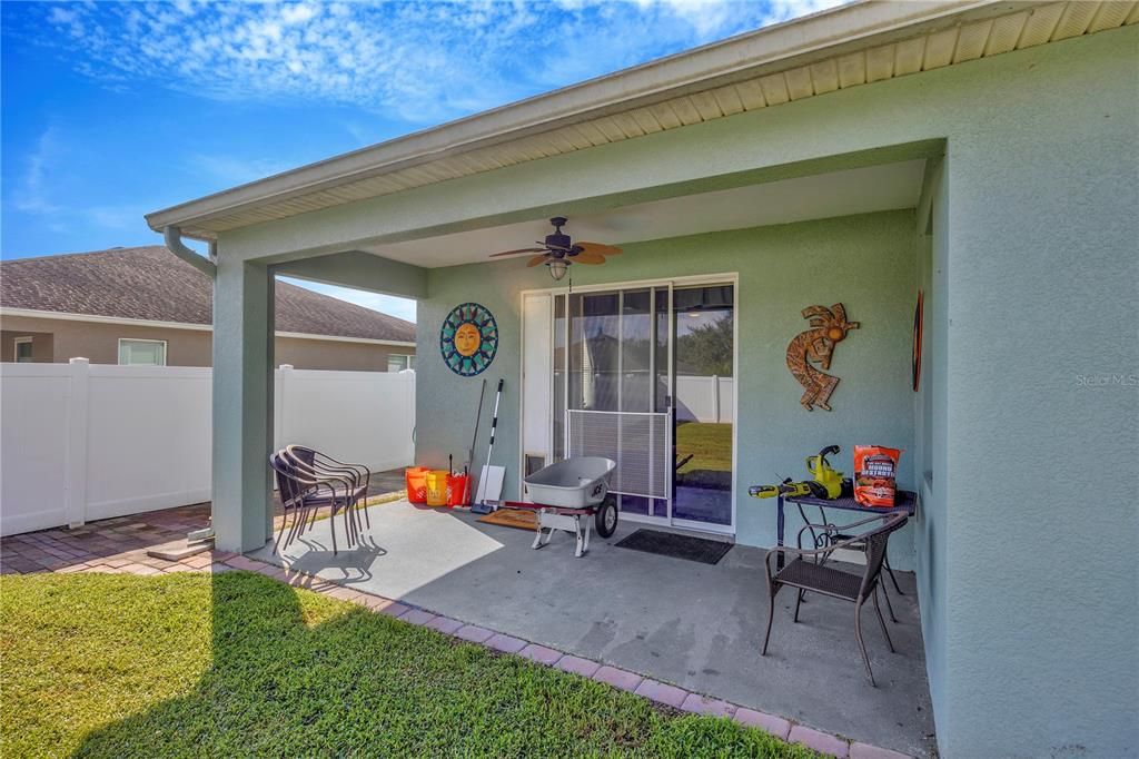 For Sale: $345,000 (3 beds, 2 baths, 1893 Square Feet)