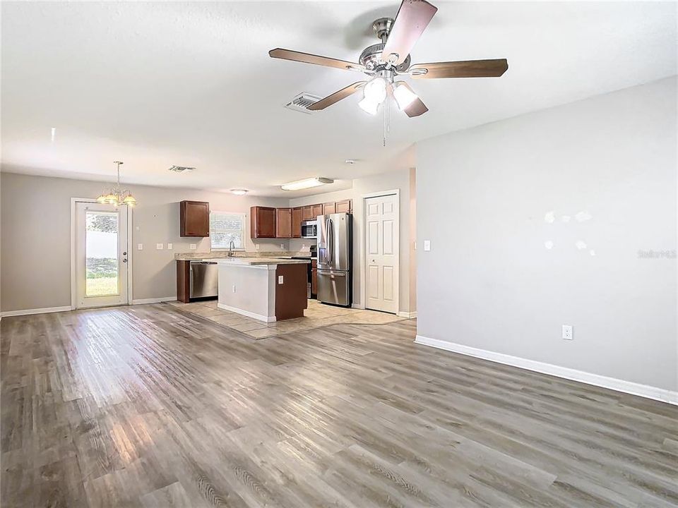 For Sale: $259,900 (3 beds, 2 baths, 1310 Square Feet)