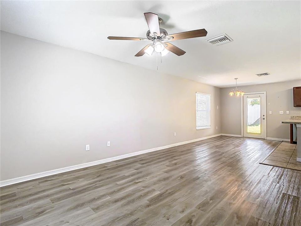 For Sale: $259,900 (3 beds, 2 baths, 1310 Square Feet)