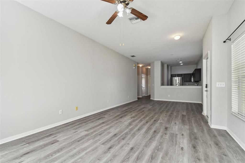 For Sale: $284,000 (2 beds, 2 baths, 1249 Square Feet)