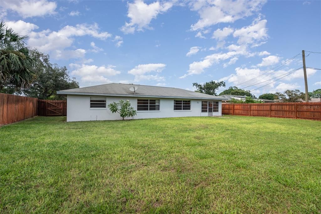 For Sale: $319,000 (4 beds, 2 baths, 1745 Square Feet)