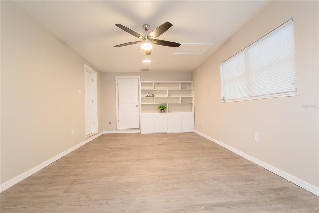 For Sale: $299,000 (3 beds, 2 baths, 1602 Square Feet)