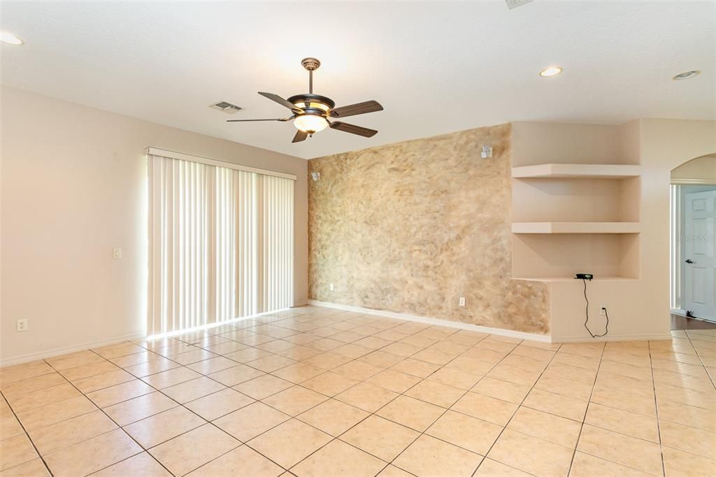 For Sale: $239,900 (2 beds, 2 baths, 1593 Square Feet)