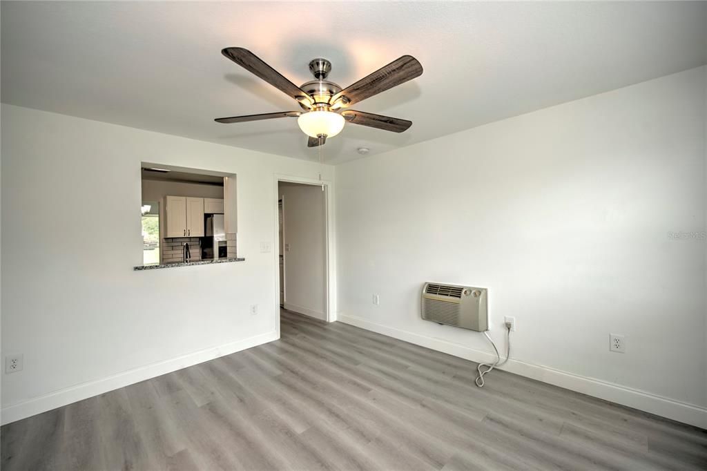 For Sale: $299,900 (3 beds, 1 baths, 1462 Square Feet)