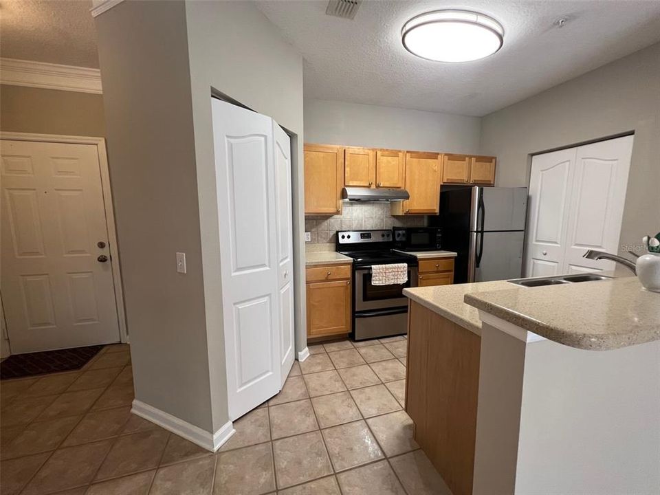 For Rent: $2,100 (2 beds, 2 baths, 1116 Square Feet)