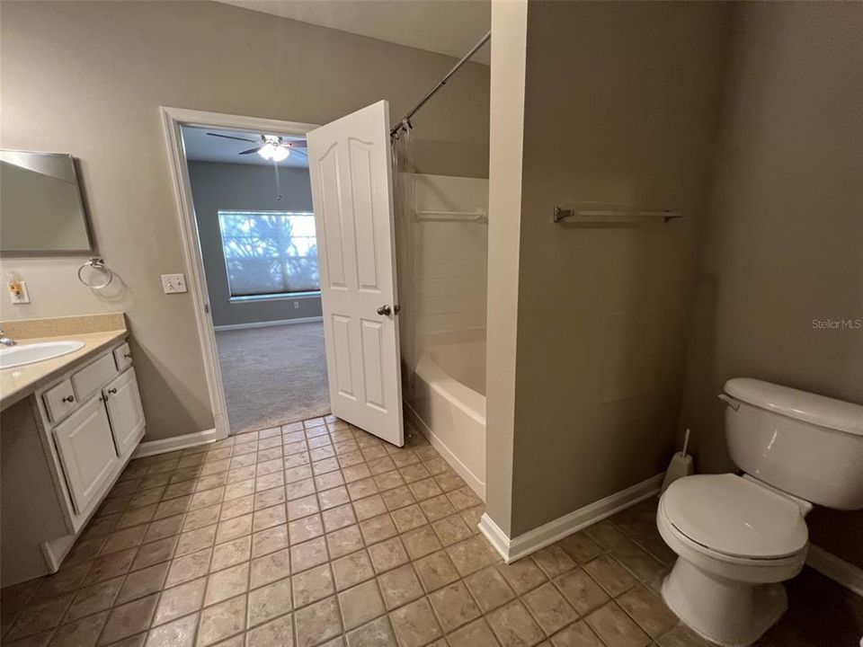 For Rent: $2,100 (2 beds, 2 baths, 1116 Square Feet)