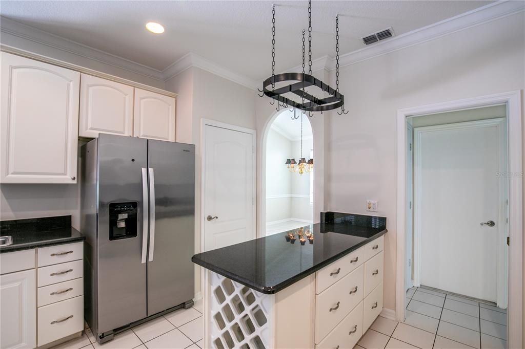 For Sale: $499,900 (2 beds, 2 baths, 2240 Square Feet)