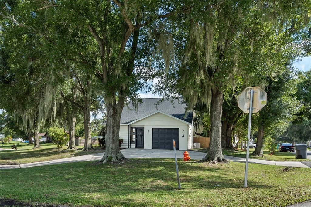 For Sale: $330,000 (3 beds, 2 baths, 1623 Square Feet)