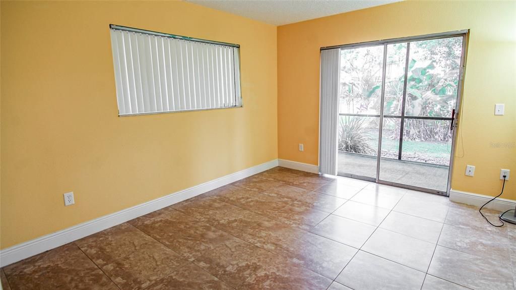 For Sale: $209,800 (2 beds, 2 baths, 953 Square Feet)