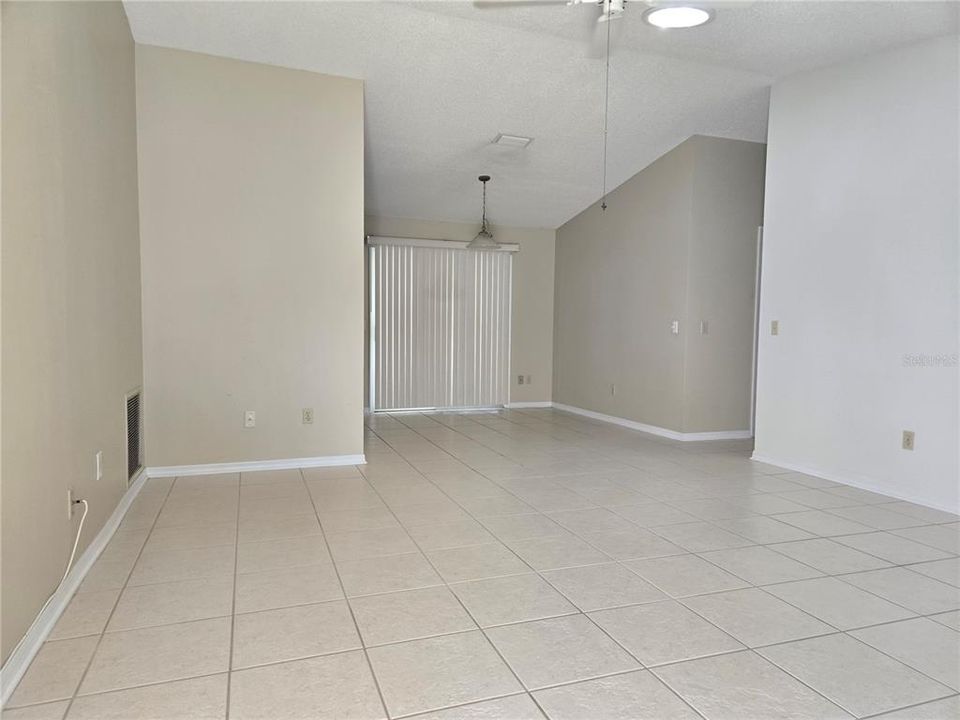 For Rent: $2,500 (2 beds, 2 baths, 1040 Square Feet)