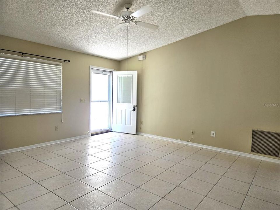 For Rent: $2,500 (2 beds, 2 baths, 1040 Square Feet)