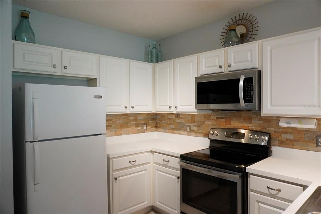 For Sale: $285,000 (3 beds, 2 baths, 1420 Square Feet)