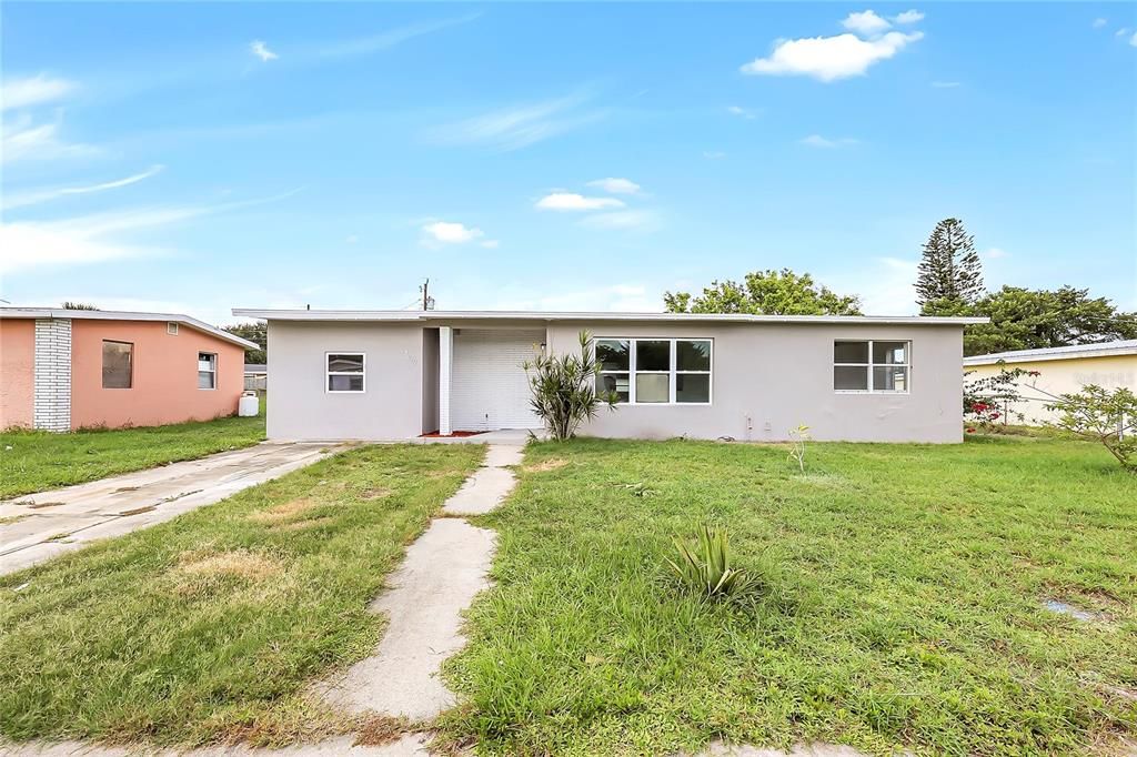 For Sale: $215,000 (4 beds, 1 baths, 1284 Square Feet)