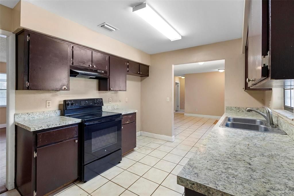 For Sale: $274,900 (4 beds, 2 baths, 1539 Square Feet)